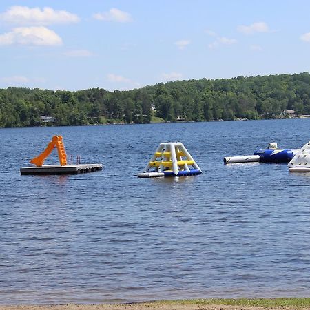 Отель Red Eagle Family Campground Банкрофт Экстерьер фото